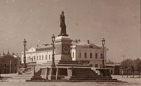 Aleksandr II Yekaterinburg (cropped)