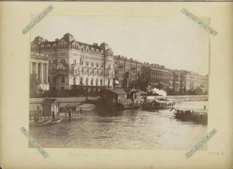 Engelse Kade langs Neva in Sint-Petersburg